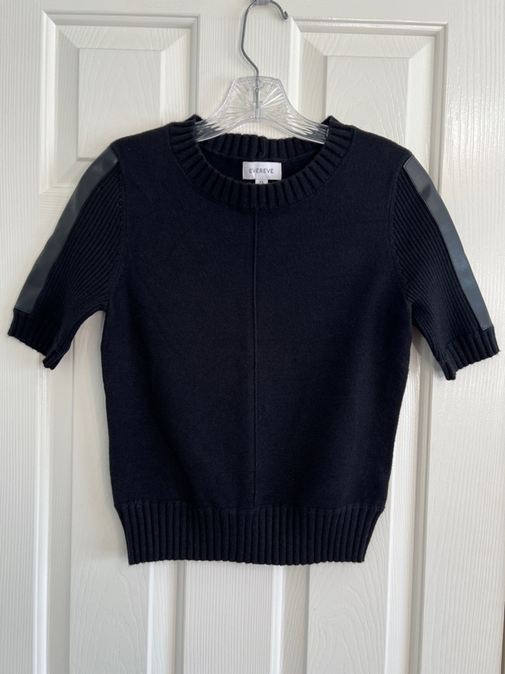 Evereve black Harlow Short Sleeve Pullover faux leather sleeves XS - Picture 4 of 9